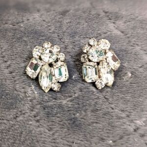 Vintage Mid Century Clear Crystal Rhinestone Clip Earrings